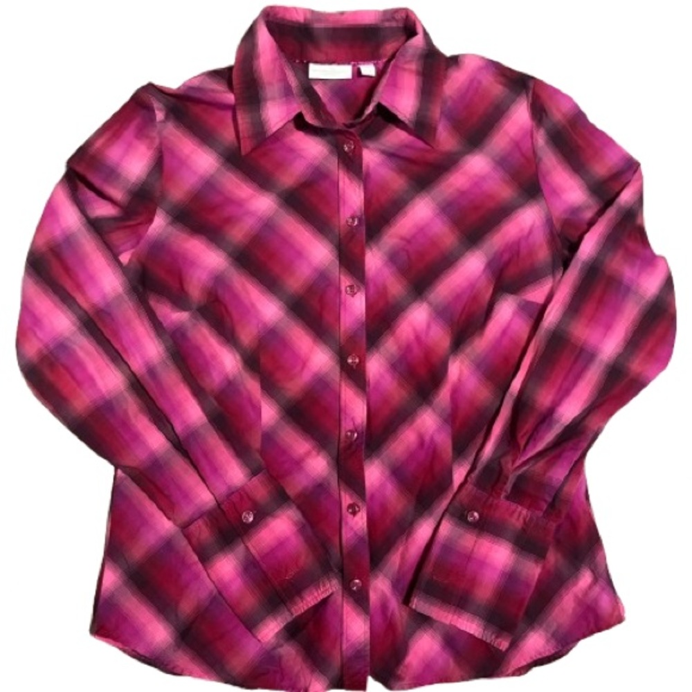 Hot pink button down 🩷